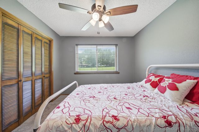 201 Country Lane, Skiatook, OK 74070