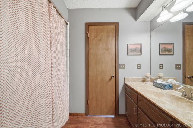 201 Country Lane, Skiatook, OK 74070