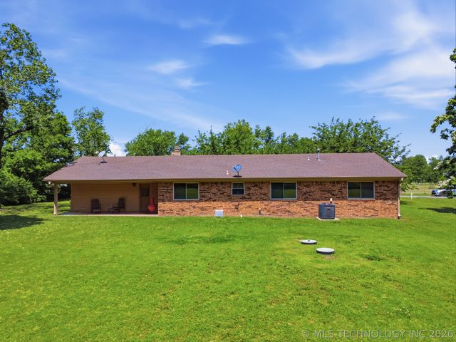 201 Country Lane, Skiatook, OK 74070