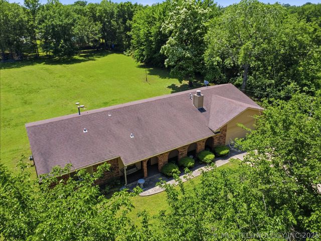 201 Country Lane, Skiatook, OK 74070