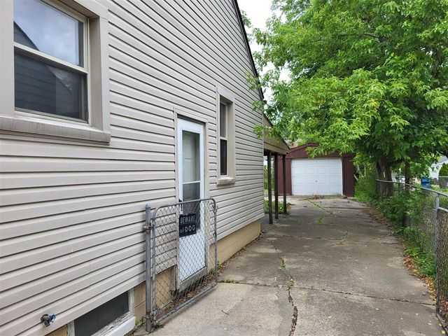 22820 Teppert Avenue, Eastpointe, MI 48021