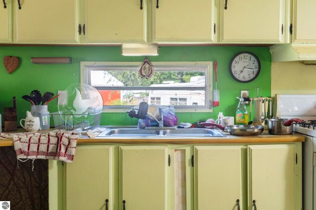 3070 Meadow Wood, Traverse City, MI 49685