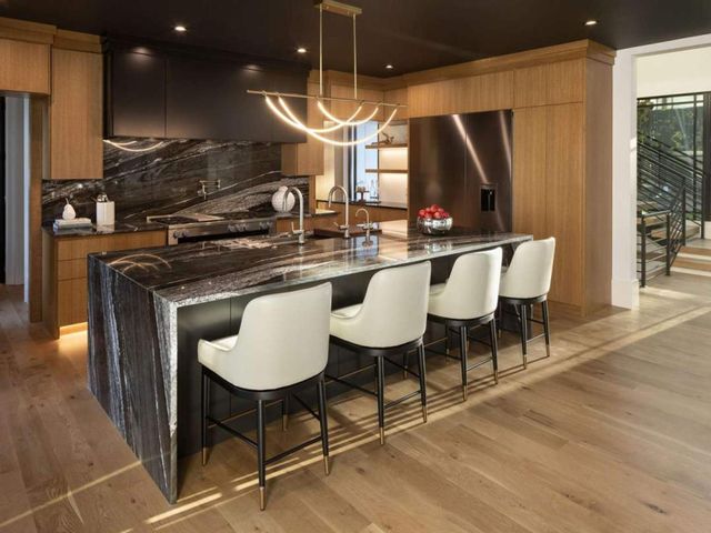 3225 W 54th Street, Edina, MN 55410
