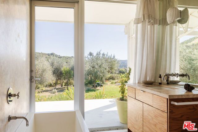 1742 Deerhill Trail, Topanga (los Angeles), CA 90290