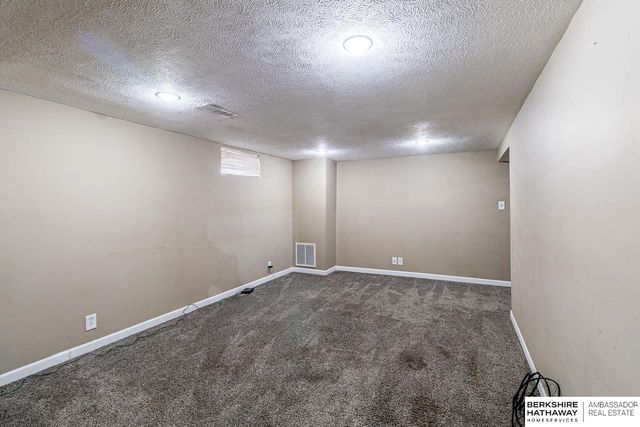 2143 N Clarkson Street, Fremont, NE 68025