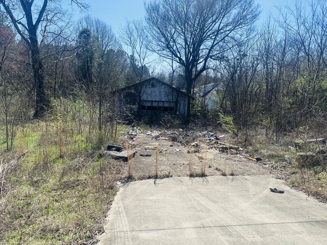 8512 E Brainerd Road, Chattanooga, TN 37421