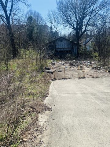 8512 E Brainerd Road, Chattanooga, TN 37421