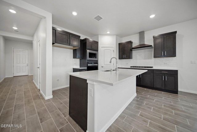13984 Thunder Sky Avenue, El Paso, TX 79928