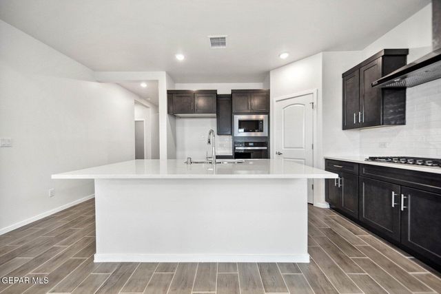 13984 Thunder Sky Avenue, El Paso, TX 79928