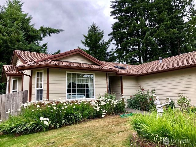 9238 Classic Drive NE, Lacey, WA 98516
