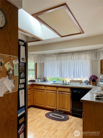 9238 Classic Drive NE, Lacey, WA 98516