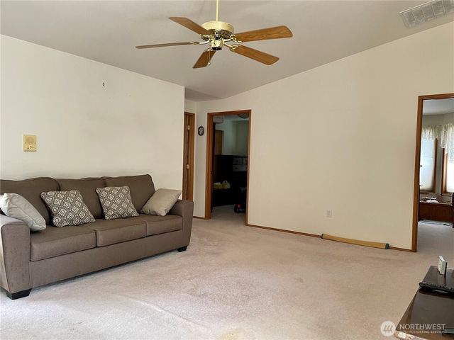 9238 Classic Drive NE, Lacey, WA 98516