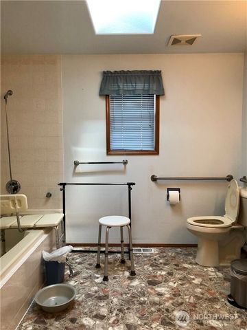 9238 Classic Drive NE, Lacey, WA 98516