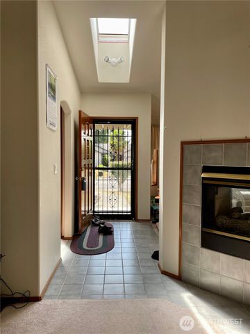 9238 Classic Drive NE, Lacey, WA 98516