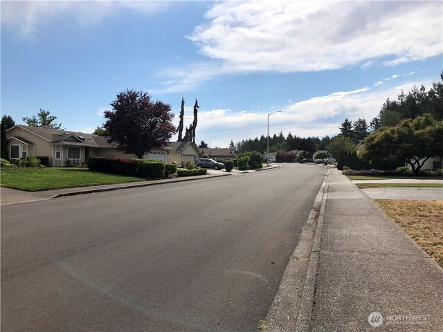 9238 Classic Drive NE, Lacey, WA 98516