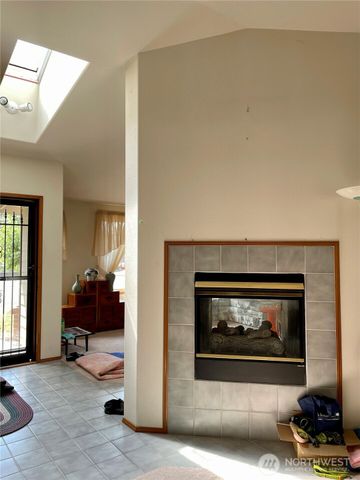 9238 Classic Drive NE, Lacey, WA 98516