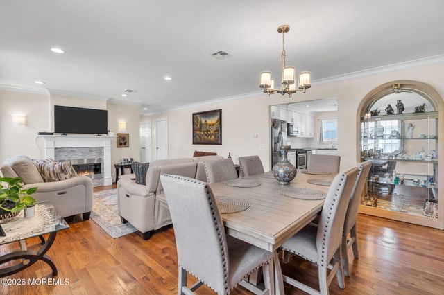 30 Pine Valley Drive, Toms River, NJ 08757