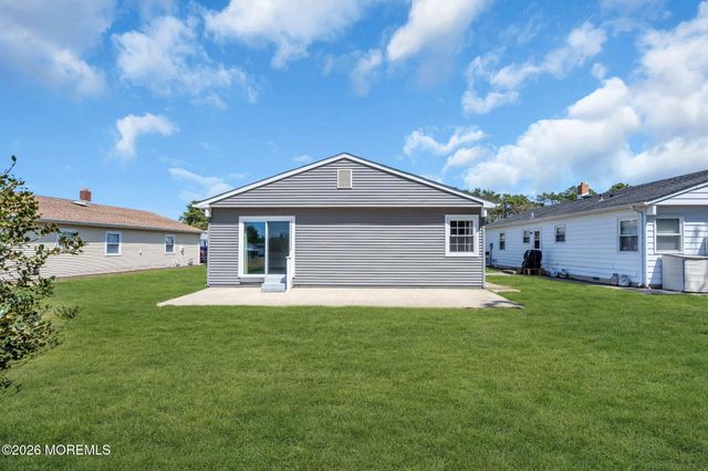 30 Pine Valley Drive, Toms River, NJ 08757