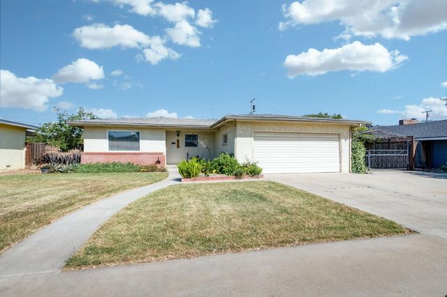 636 Newton Drive, Dinuba, CA 93618