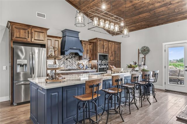 2215 Deepwood Drive, Alma, AR 72921