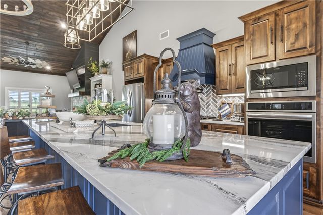 2215 Deepwood Drive, Alma, AR 72921