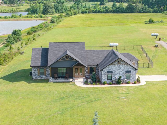 2215 Deepwood Drive, Alma, AR 72921