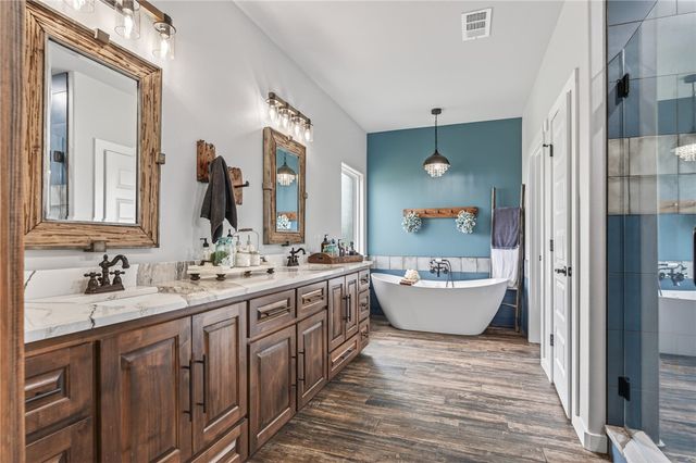 2215 Deepwood Drive, Alma, AR 72921
