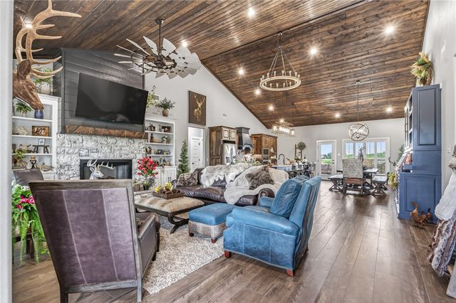 2215 Deepwood Drive, Alma, AR 72921