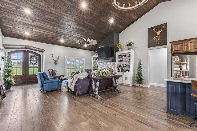 2215 Deepwood Drive, Alma, AR 72921