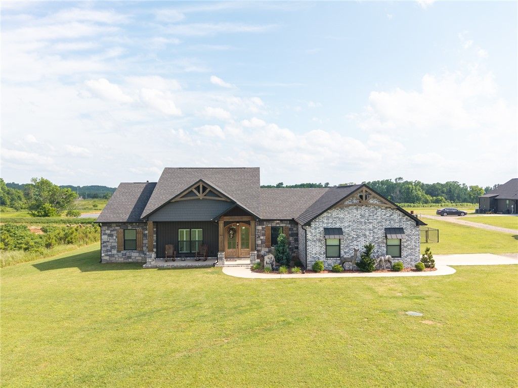 2215 Deepwood Drive, Alma, AR 72921