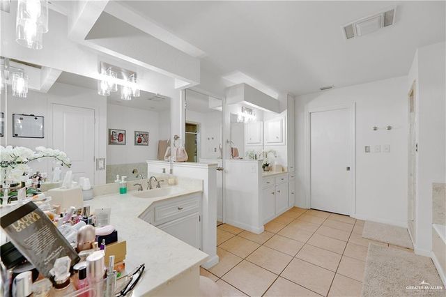 2036 S 5th Street 8, Mcallen, TX 78503