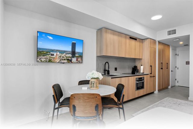 121 NE 5th Street 2109, Miami, FL 33132