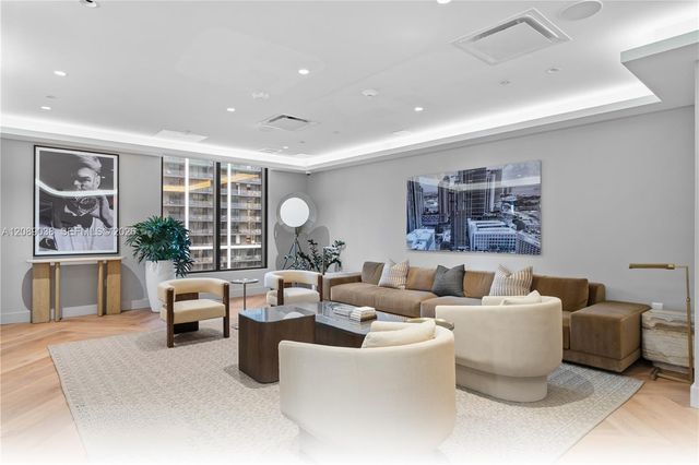 121 NE 5th Street 2109, Miami, FL 33132
