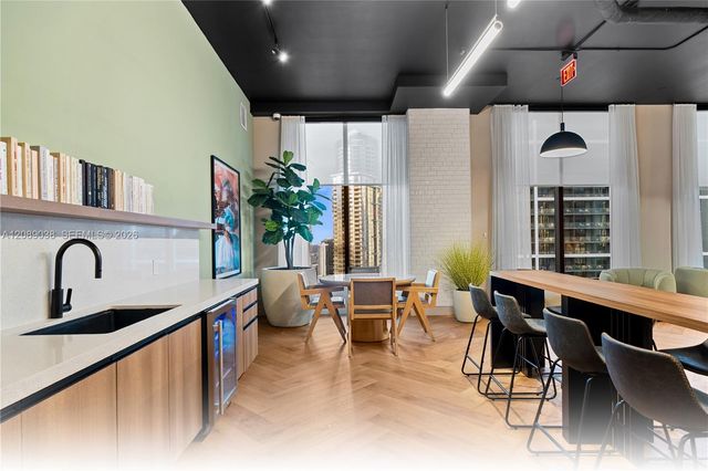 121 NE 5th Street 2109, Miami, FL 33132