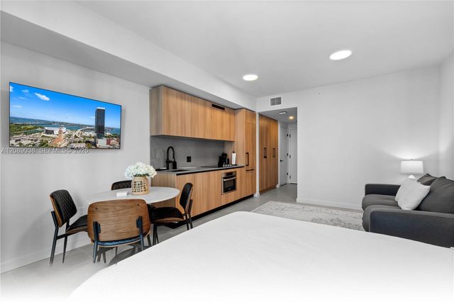 121 NE 5th Street 2109, Miami, FL 33132