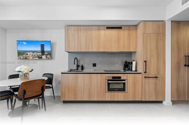 121 NE 5th Street 2109, Miami, FL 33132