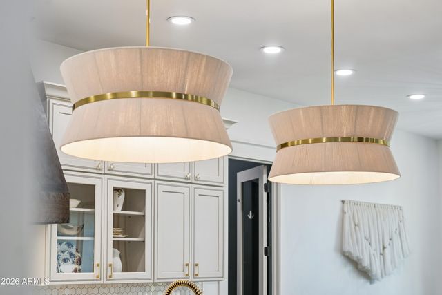 716 W MADDOCK Road, Phoenix, AZ 85086