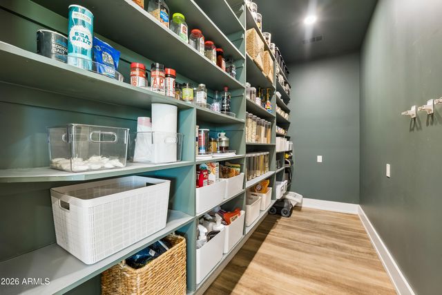 716 W MADDOCK Road, Phoenix, AZ 85086