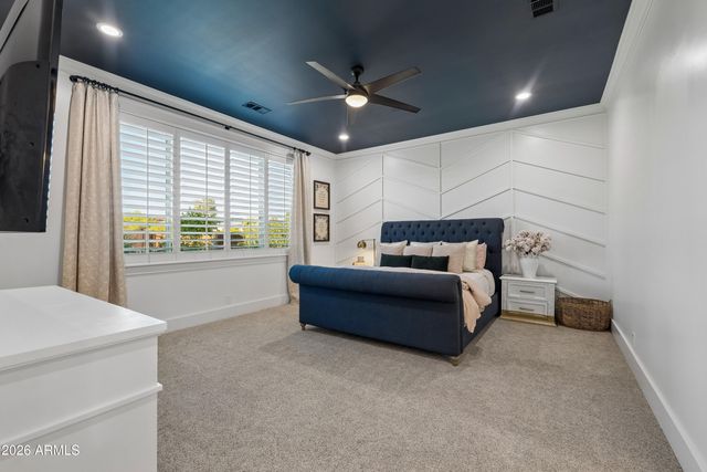 716 W MADDOCK Road, Phoenix, AZ 85086