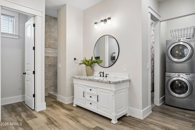 716 W MADDOCK Road, Phoenix, AZ 85086