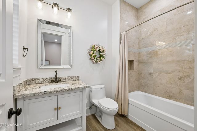 716 W MADDOCK Road, Phoenix, AZ 85086