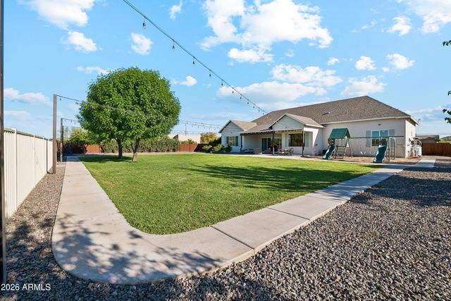 716 W MADDOCK Road, Phoenix, AZ 85086