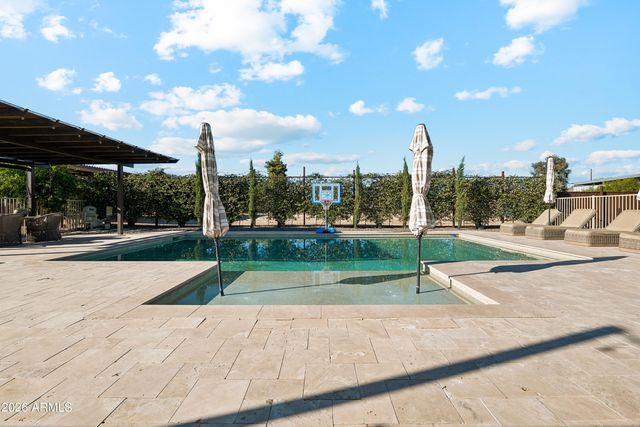 716 W MADDOCK Road, Phoenix, AZ 85086