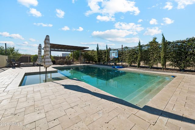 716 W MADDOCK Road, Phoenix, AZ 85086