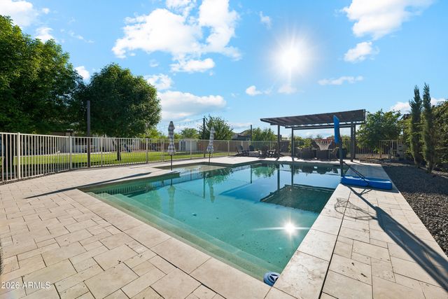 716 W MADDOCK Road, Phoenix, AZ 85086