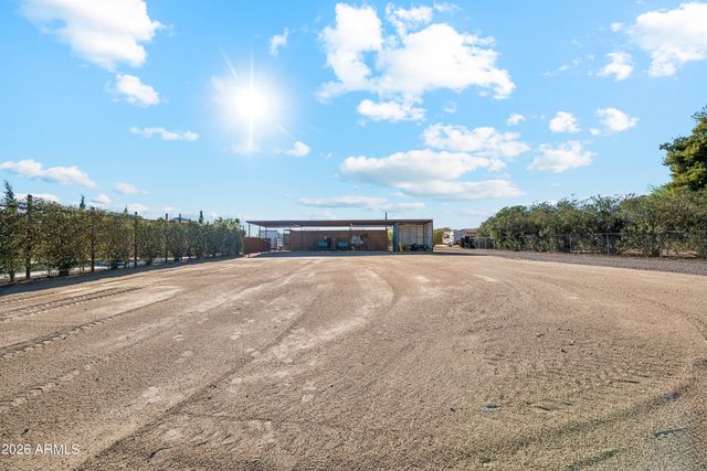 716 W MADDOCK Road, Phoenix, AZ 85086