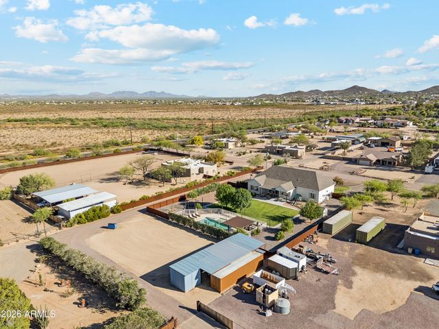 716 W MADDOCK Road, Phoenix, AZ 85086