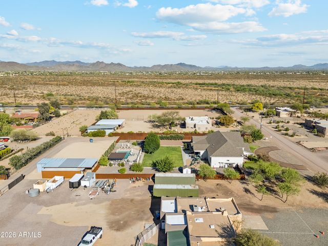 716 W MADDOCK Road, Phoenix, AZ 85086