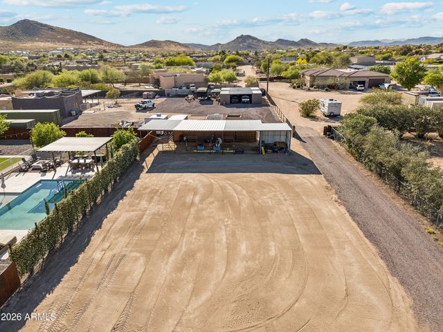 716 W MADDOCK Road, Phoenix, AZ 85086