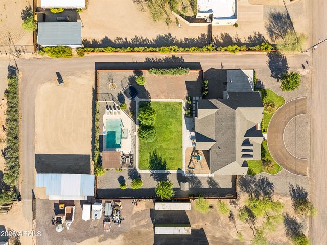 716 W MADDOCK Road, Phoenix, AZ 85086